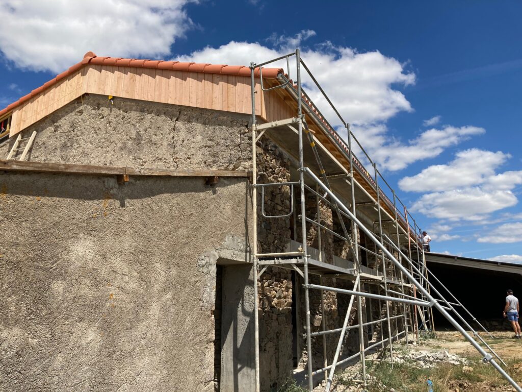 Transformation d'un bâtiment agricole en maison d'habitation à Tillières Atelier Stéphane Aiello architecte à Clisson