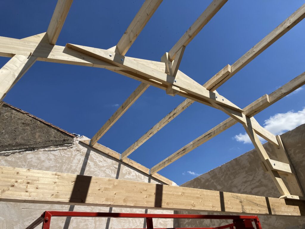 Transformation d'un bâtiment agricole en maison d'habitation à Tillières Atelier Stéphane Aiello architecte à Clisson