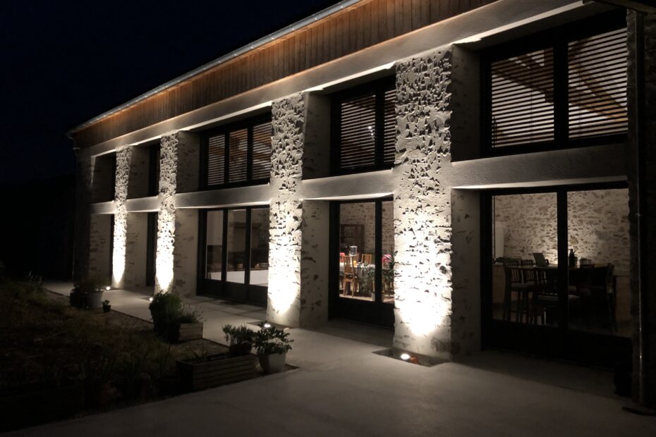 Transformation d'un bâtiment agricole en maison d'habitation à Tillières (Maine et Loire)